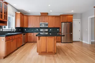 4434 SW Arnold St, Portland, OR 97219 - Photo 9