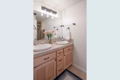 296 S 68th Ct, Springfield, OR 97478 - Photo 15