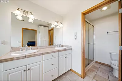 966 Lookout Rd, Castle Rock, WA 98611 - Photo 17