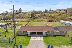2705/2715 Myrtle St, Baker City, OR 97814 - Photo 1