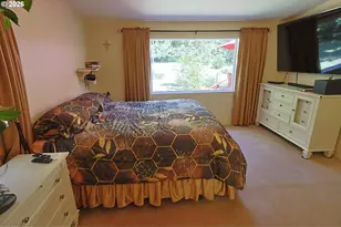 44688 Hwy 242, Myrtle Point, OR 97458 - Photo 25
