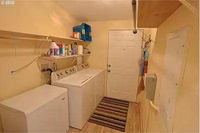 44688 Highway 242, Myrtle Point, OR 97458 - Photo 23