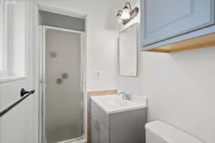 12661 SE Center St, Portland, OR 97236 - Photo 19