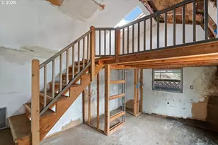 12661 SE Center St, Portland, OR 97236 - Photo 27