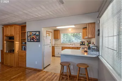 881 NE Newton Creek Dr, Roseburg, OR 97470 - Photo 11