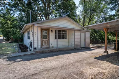 881 NE Newton Creek Dr, Roseburg, OR 97470 - Photo 1