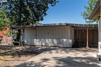 881 NE Newton Creek Dr, Roseburg, OR 97470 - Photo 37