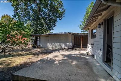 881 NE Newton Creek Dr, Roseburg, OR 97470 - Photo 39