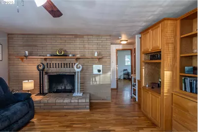 881 NE Newton Creek Dr, Roseburg, OR 97470 - Photo 23