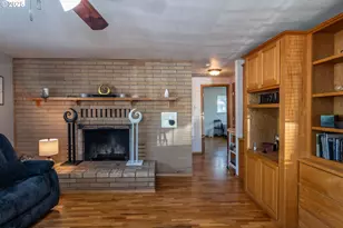 881 NE Newton Creek Dr, Roseburg, OR 97470 - Photo 23