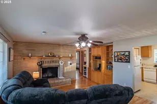 881 NE Newton Creek Dr, Roseburg, OR 97470 - Photo 5