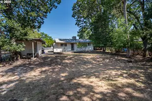 881 NE Newton Creek Dr, Roseburg, OR 97470 - Photo 35