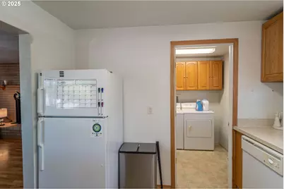 881 NE Newton Creek Dr, Roseburg, OR 97470 - Photo 21