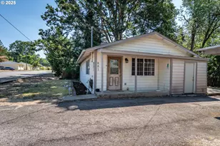 881 NE Newton Creek Dr, Roseburg, OR 97470 - Photo 43