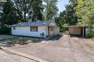 881 NE Newton Creek Dr, Roseburg, OR 97470 - Photo 41