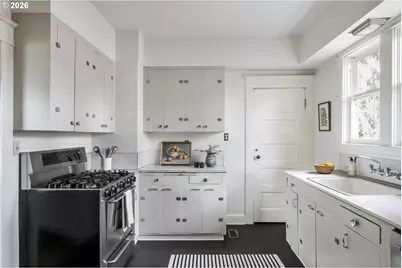 1235 SE Reynolds St, Portland, OR 97202 - Photo 13