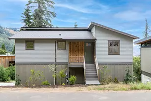 215 NW Sophie Ln, White Salmon, WA 98672 - Photo 5