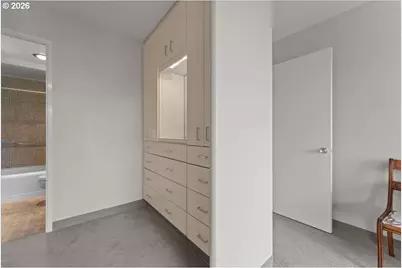 2323 SW Park Pl #706, Portland, OR 97205 - Photo 25