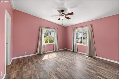 735 SW Sunset Way, Troutdale, OR 97060 - Photo 23