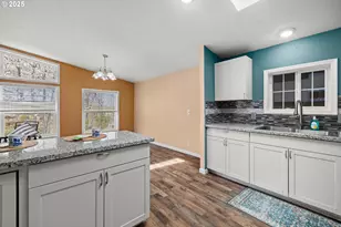 735 SW Sunset Way, Troutdale, OR 97060 - Photo 19