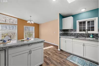 735 SW Sunset Way, Troutdale, OR 97060 - Photo 17