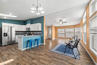 735 SW Sunset Way, Troutdale, OR 97060 - Photo 13