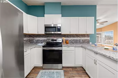 735 SW Sunset Way, Troutdale, OR 97060 - Photo 15