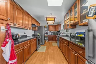 3416 NE 126th Ave, Portland, OR 97230 - Photo 9
