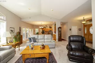 90150 Shore Ln, Eugene, OR 97402 - Photo 13
