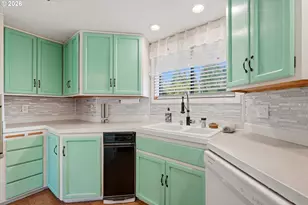 1050 NW Jackson St, Hillsboro, OR 97124 - Photo 9