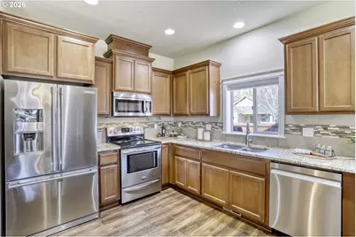 2141 Thomas Way, Hubbard, OR 97032 - Photo 11