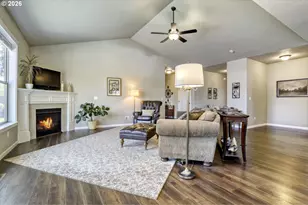 2141 Thomas Way, Hubbard, OR 97032 - Photo 5