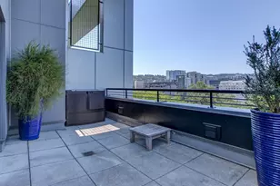 300 NW 8th Ave, Portland, OR 97209 - Photo 37