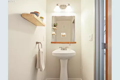 2021 SE Clinton St, Portland, OR 97202 - Photo 17