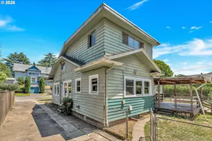 8906 N Willamette Blvd, Portland, OR 97203 - Photo 37