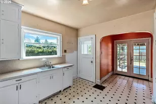 8906 N Willamette Blvd, Portland, OR 97203 - Photo 9