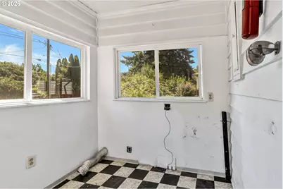 8906 N Willamette Blvd, Portland, OR 97203 - Photo 13