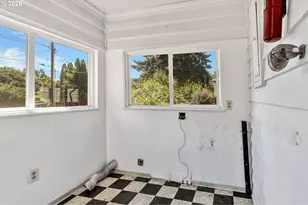 8906 N Willamette Blvd, Portland, OR 97203 - Photo 13
