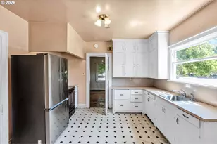 8906 N Willamette Blvd, Portland, OR 97203 - Photo 11