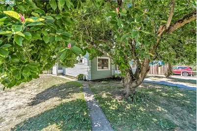 8906 N Willamette Blvd, Portland, OR 97203 - Photo 3