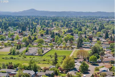 1133 Irvington Dr, Eugene, OR 97404 - Photo 11