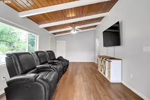 93215 Long Tom Dr, Cheshire, OR 97419 - Photo 15