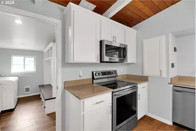 93215 Long Tom Dr, Cheshire, OR 97419 - Photo 9