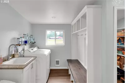 93215 Long Tom Dr, Cheshire, OR 97419 - Photo 11
