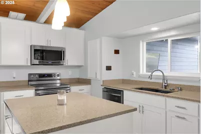 93215 Long Tom Dr, Cheshire, OR 97419 - Photo 7