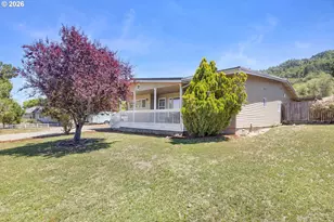 1402 Lookingglass Rd, Roseburg, OR 97471 - Photo 37