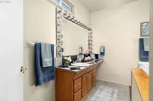 1402 Lookingglass Rd, Roseburg, OR 97471 - Photo 27