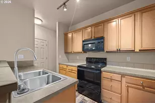 38549 Cascadia Village Dr, Sandy, OR 97055 - Photo 5