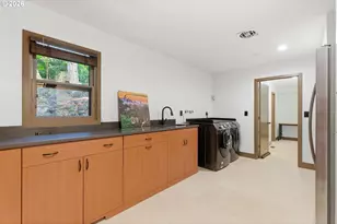 6200 SW Round Hill Way, Portland, OR 97221 - Photo 35
