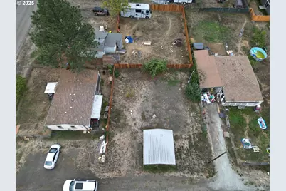 271 SE Robinson St, Winston, OR 97496 - Photo 13